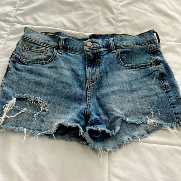 Old Navy Denim Boyfriend Shorts size 6 - Picture 1 of 4